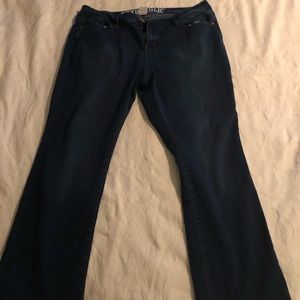 Hydraulic hydra lift jeans